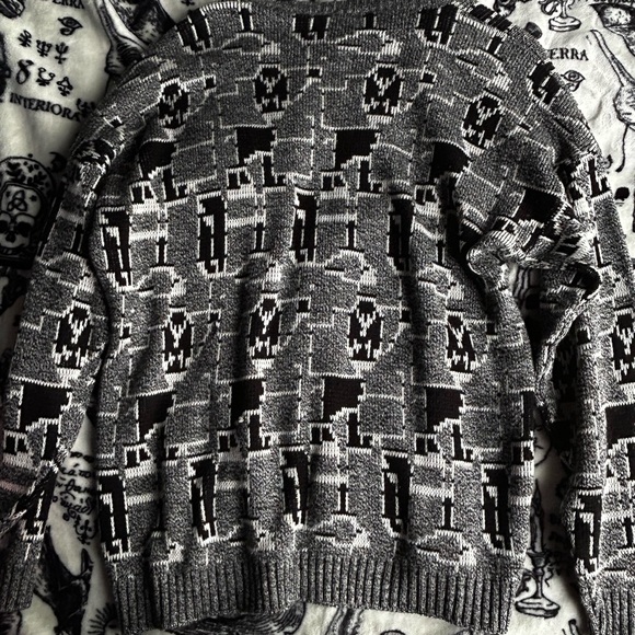 Cutesy Sweater - Picture 2 of 2